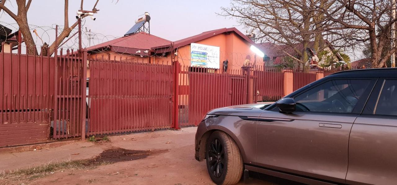 My House Guest House Pretoria-Noord Esterno foto
