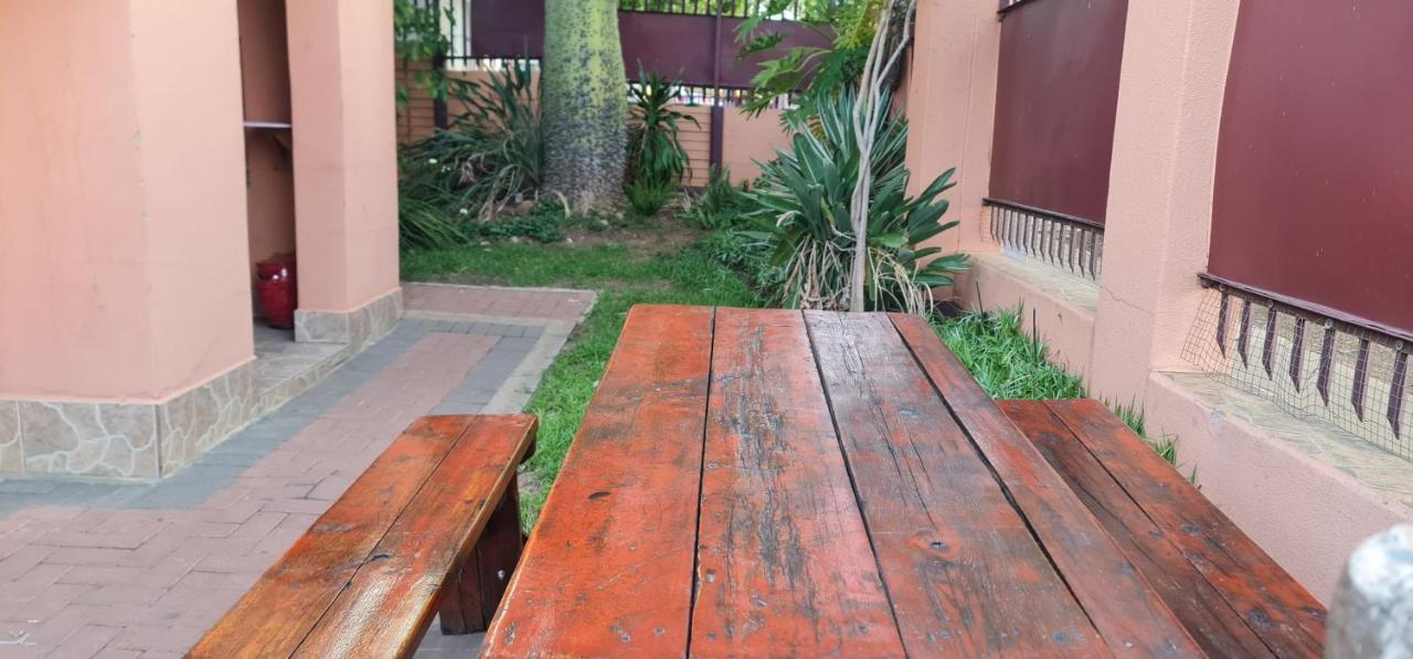 My House Guest House Pretoria-Noord Esterno foto
